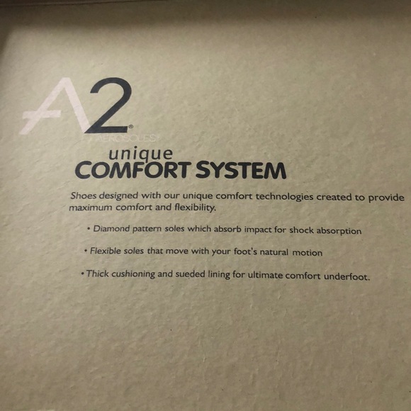 Knee high with adjustable calf width, memory foam - Picture 4 of 5